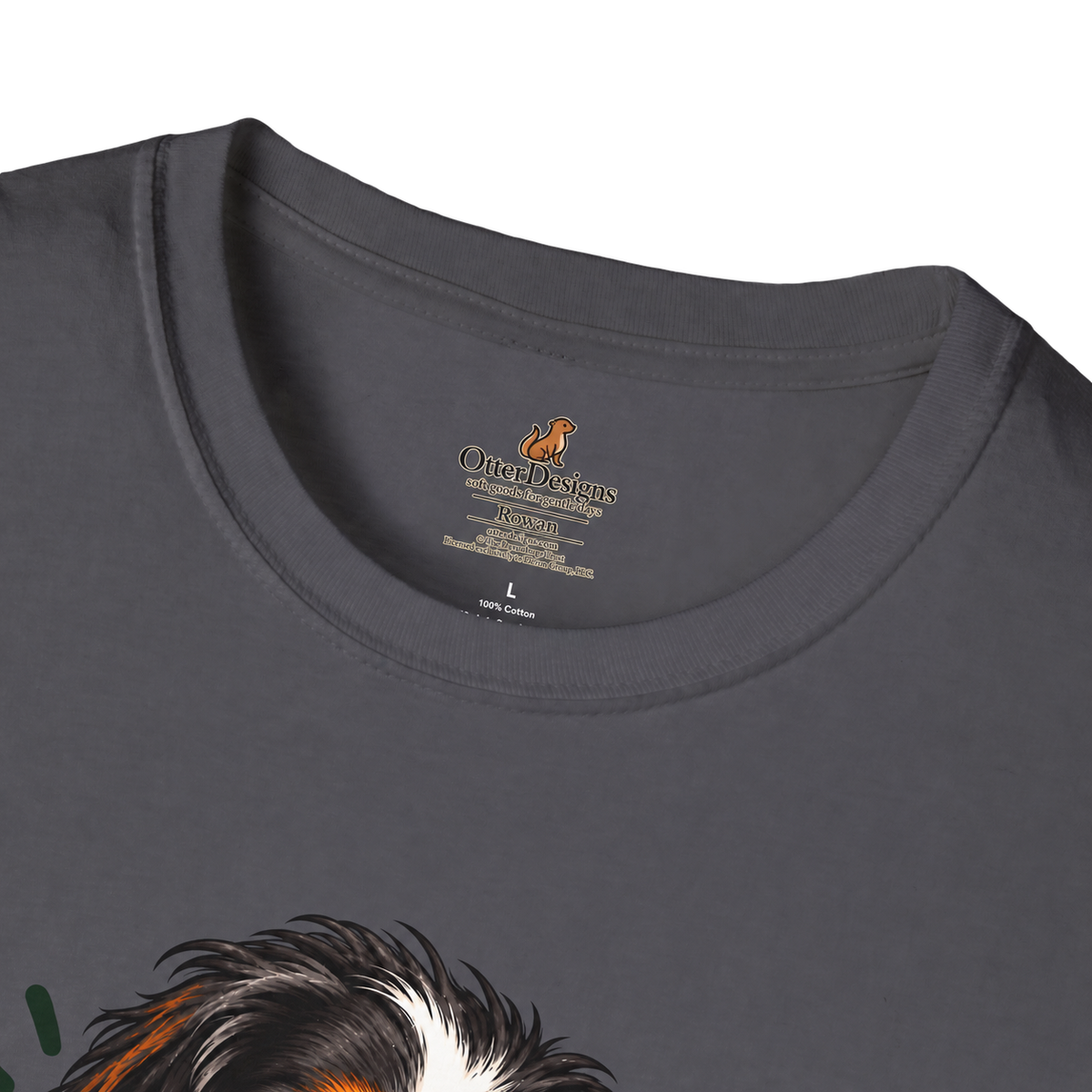 Cavy Play Mode tricolor Cavalier King Charles Spaniel T-shirt in charcoal